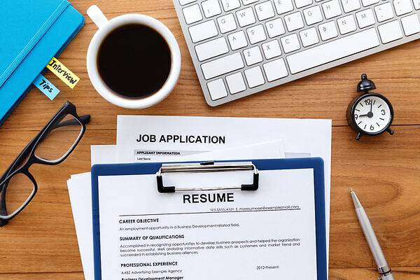  How to Stand Out in the Canadian Job Market—Expert Tips for Crafting the Perfect Resume-Crafting an Effective Resume