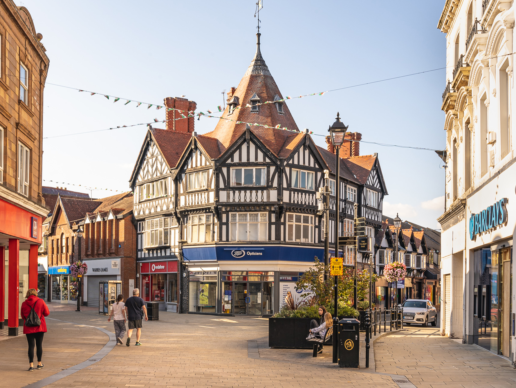 Why More Immigrants Are Choosing to Live in These Hidden Gem UK Towns