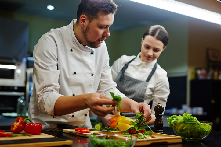 How to Find and Secure Kitchen Assistant Jobs in the USA with Visa Sponsorship