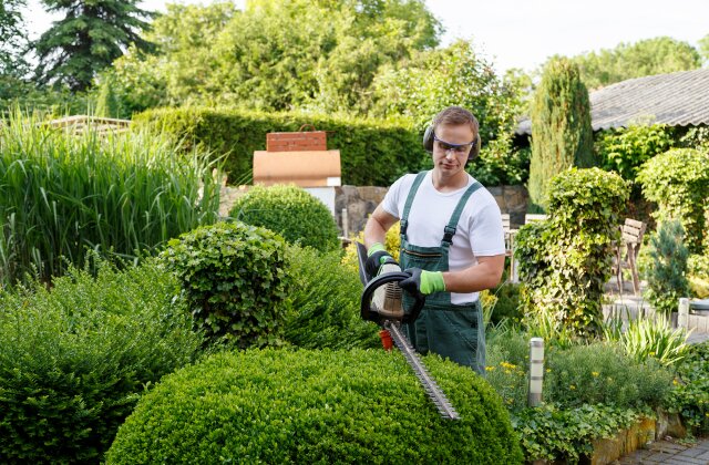 groundskeeper or landscaper job in the USA