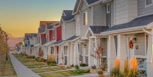 Real Estate vs. Stock Market: Which Investment Strategy Is Right for You?