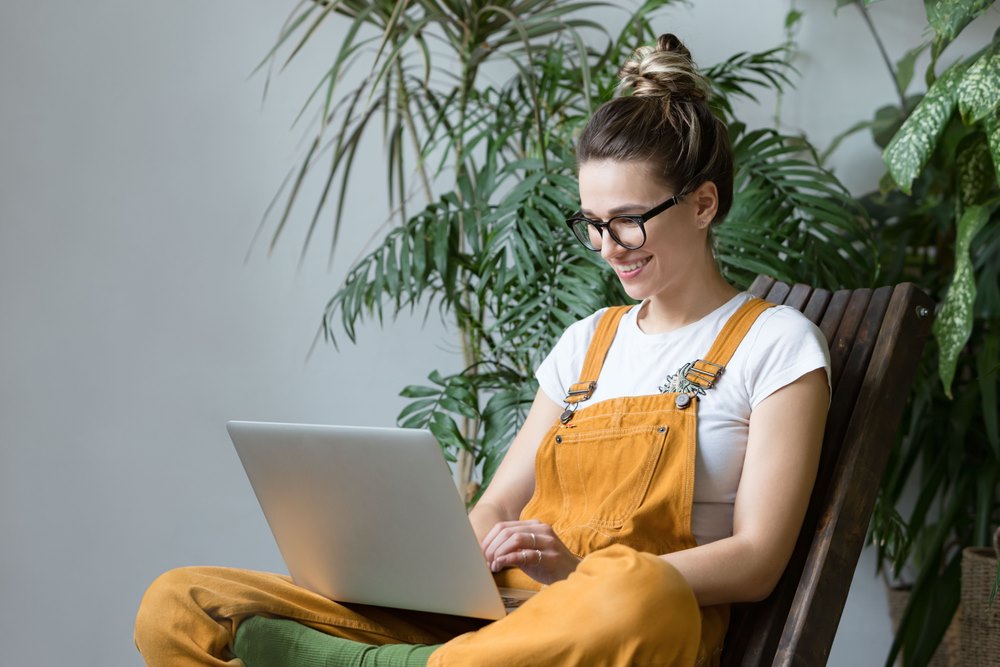 Discover practical steps to building a career path you love. Learn how to choose the right goals, gain in-demand skills, and create long-term growth opportunities for a fulfilling career.