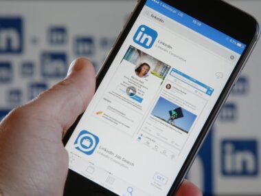 How to Turn Networking Into Job Offers